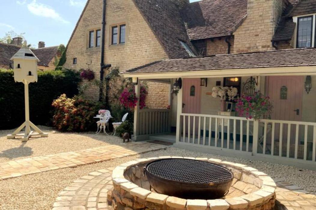 Piglet Lodge Pebworth Экстерьер фото